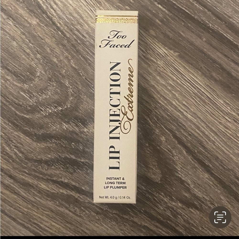 Too faced lip plumping gloss ( Clear)